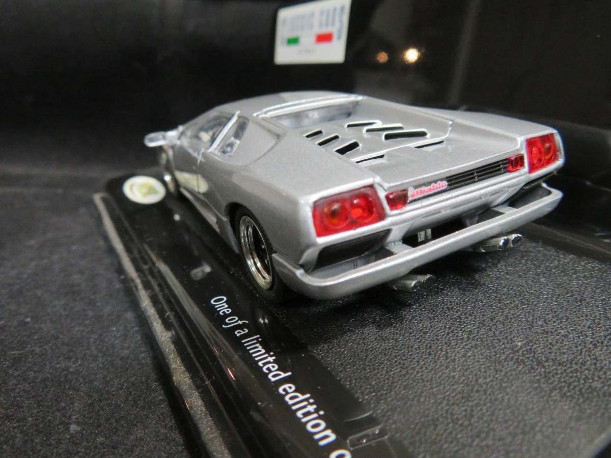 ランボルギーニ ディアプロシルバー ミニカー 61McbRyfehL._UF350,350_QL80_.jpg